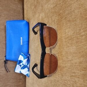 ZanzanBlack/gold Sunglasses